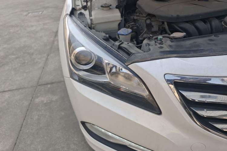 Used Hyundai Mistra 2016 1.8L Automatic Deluxe DLX Model Right Front Headlight