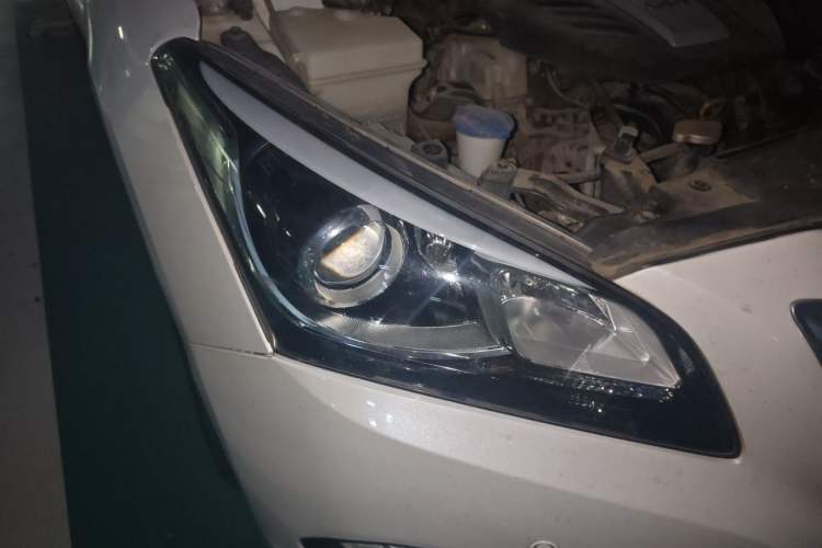 Used Hyundai Mistra 2016 1.6T Automatic Smart GLS Right Front Headlight