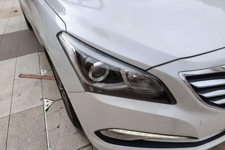 Used Hyundai Mistra 2016 1.8L Automatic Deluxe DLX Model Right Front Headlight