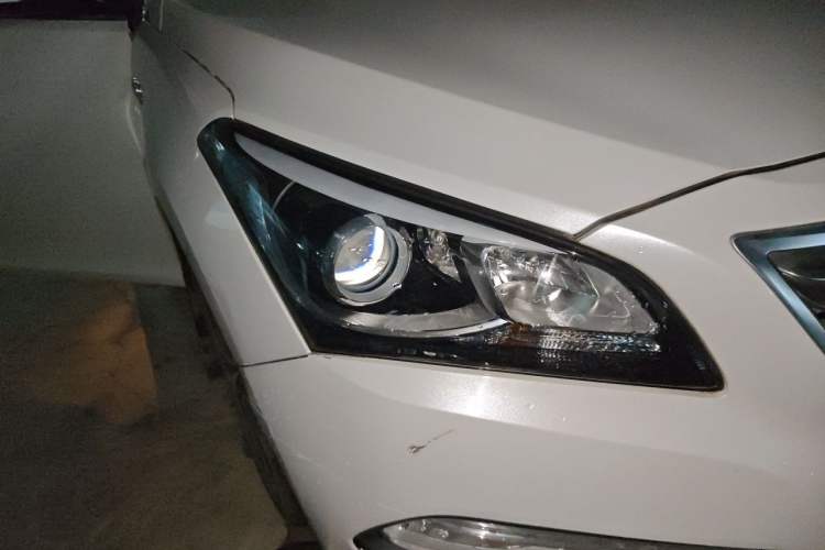 Used Hyundai Mistra 2016 1.6T Automatic Smart GLS Right Front Headlight