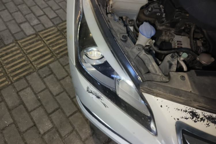 Used Hyundai Mistra 2016 1.8L Automatic Smart GLS Right Front Headlight
