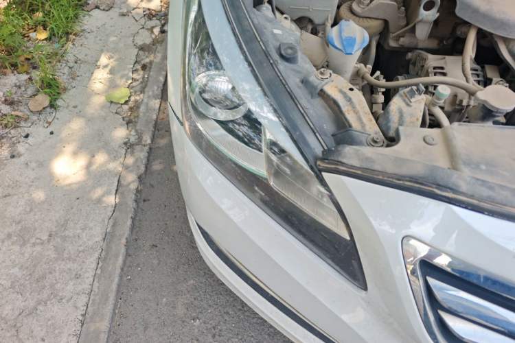 Used Hyundai Mistra 2016 1.8L Automatic Smart GLS Right Front Headlight