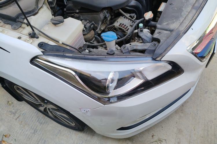 Used Hyundai Mistra 2016 1.8L Automatic Smart GLS Right Front Headlight