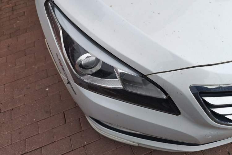 Used Hyundai Mistra 2016 1.8L Automatic Deluxe DLX Model Right Front Headlight