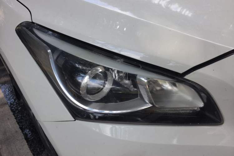 Used Hyundai Mistra 2016 1.8L Automatic Deluxe DLX Model Right Front Headlight