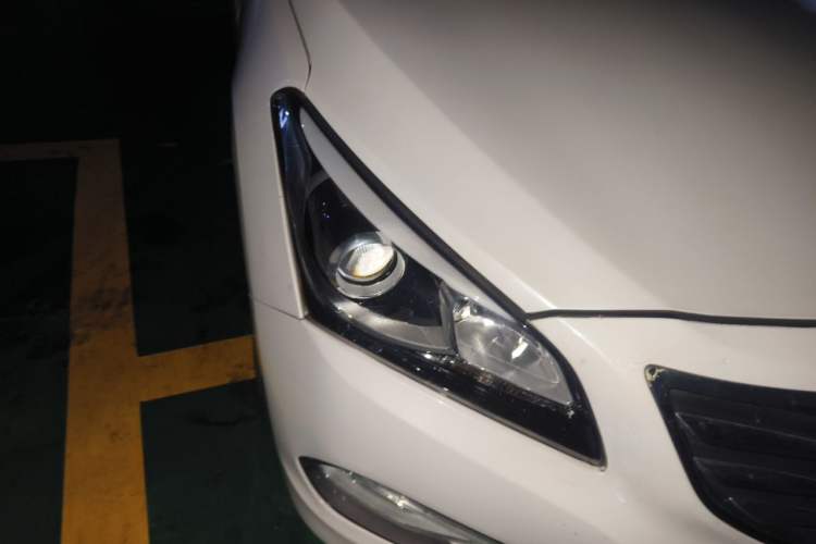 Used Hyundai Mistra 2016 1.8L Automatic Smart GLS Right Front Headlight