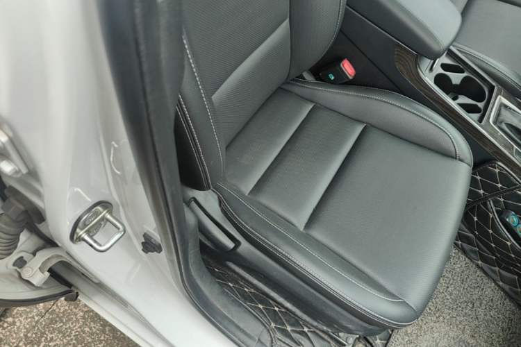Used Hyundai Mistra 2016 1.6T Automatic Smart GLS Right Front Seat