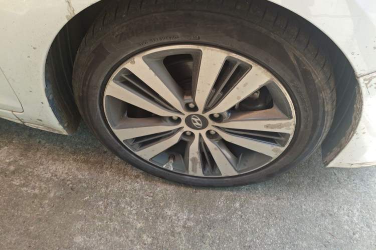 Used Hyundai Mistra 2016 1.6T Automatic Smart GLS Right Front Wheel Hub