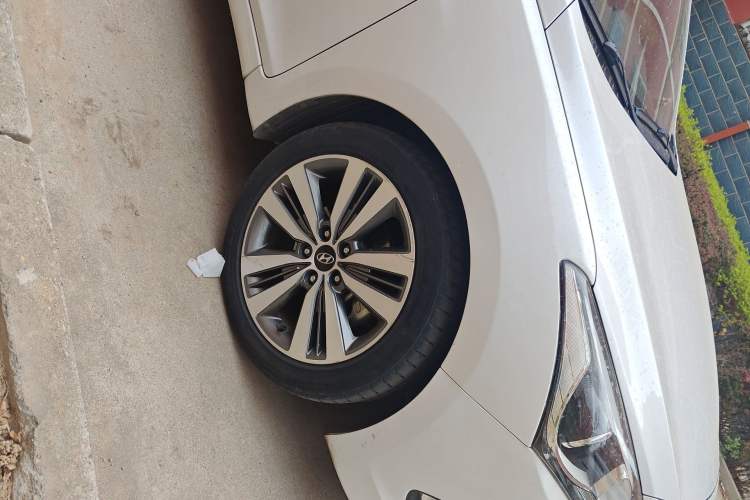 Used Hyundai Mistra 2016 1.8L Automatic Smart GLS Right Front Wheel Hub