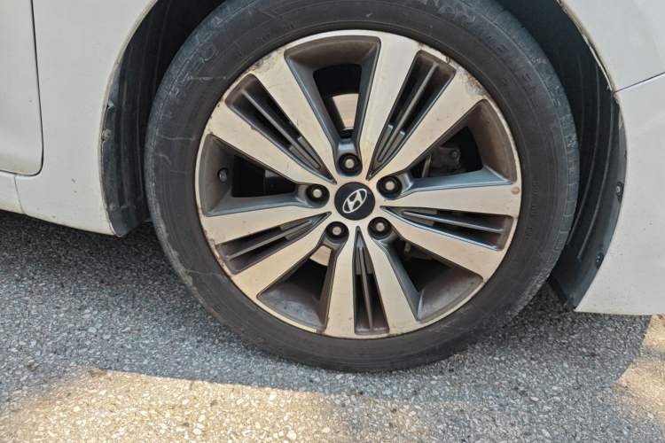 Used Hyundai Mistra 2016 1.6T Automatic Smart GLS Right Front Wheel Hub