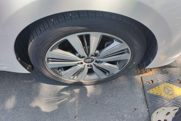 Used Hyundai Mistra 2016 1.6T Automatic Smart GLS Right Front Wheel Hub