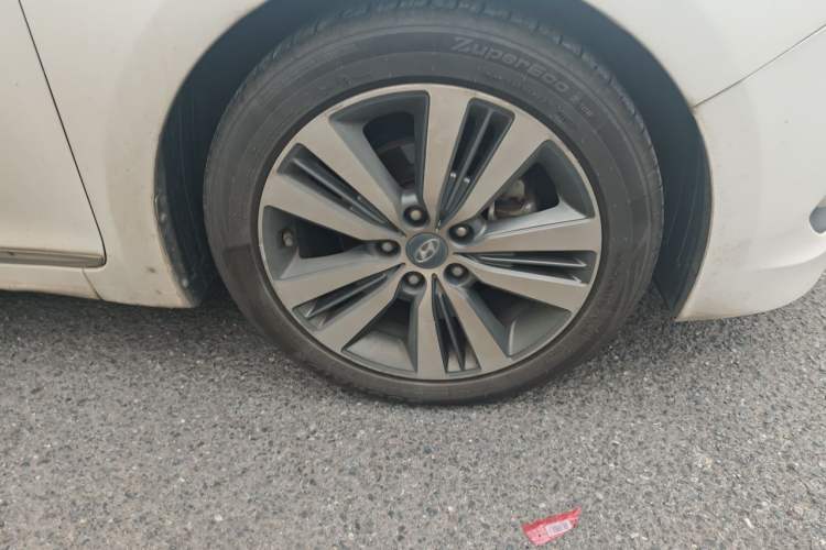 Used Hyundai Mistra 2016 1.8L Automatic Deluxe DLX Model Right Front Wheel Hub