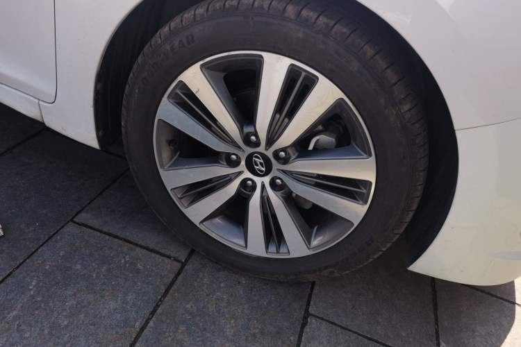 Used Hyundai Mistra 2016 1.8L Automatic Smart GLS Right Front Wheel Hub