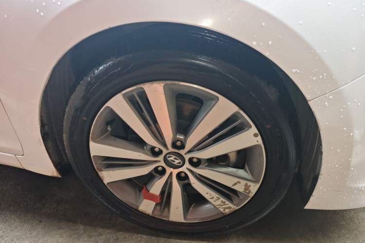 Used Hyundai Mistra 2016 1.6T Automatic Smart GLS Right Front Wheel Hub