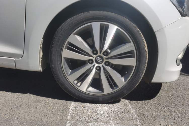 Used Hyundai Mistra 2016 1.6T Automatic Smart GLS Right Front Wheel Hub