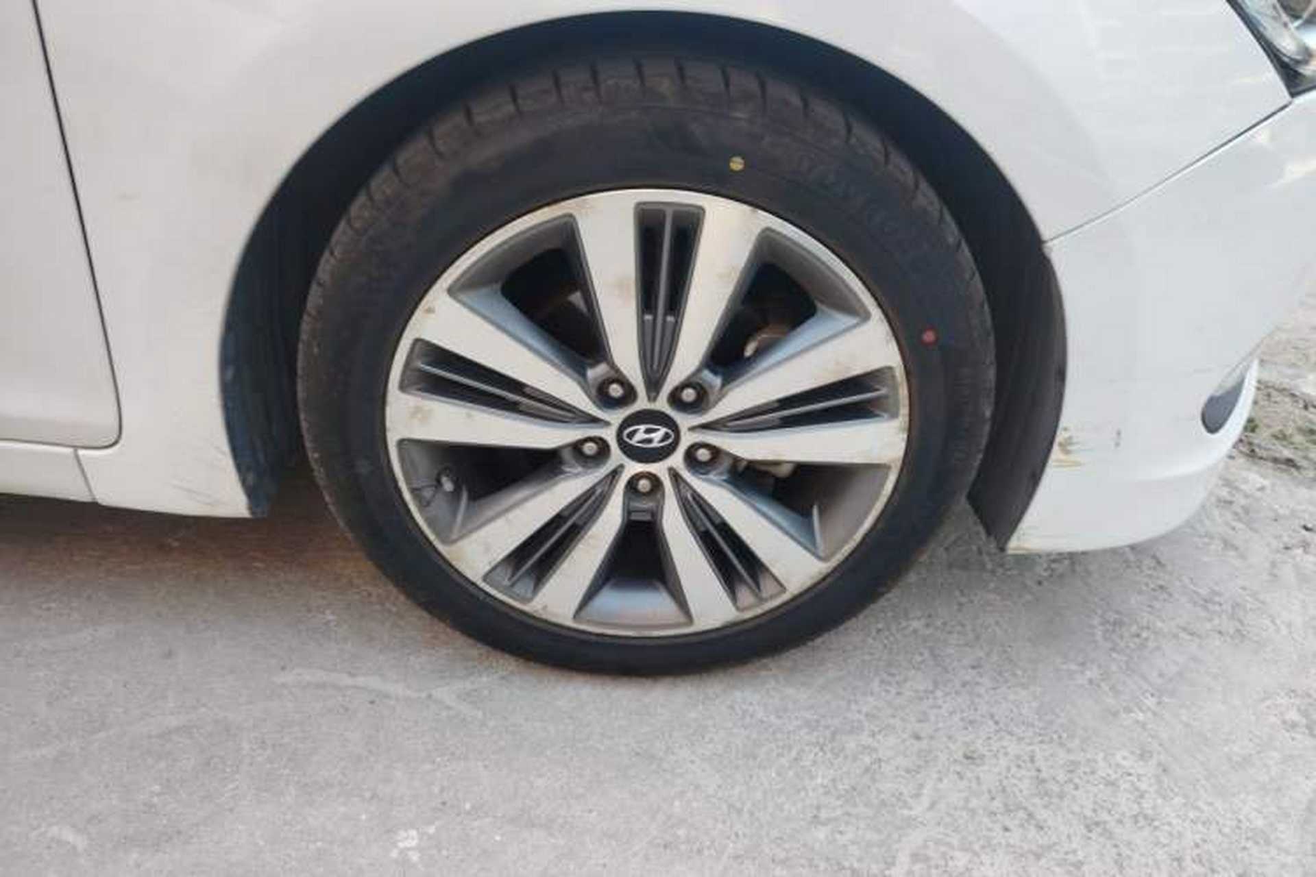 Used Hyundai Mistra 2016 1.8L Automatic Smart GLS Right Front Wheel Hub