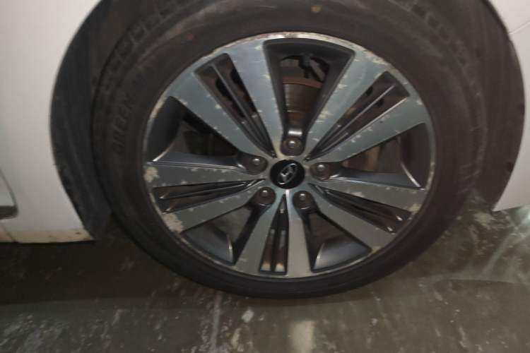 Used Hyundai Mistra 2016 1.8L Automatic Smart GLS Right Front Wheel Hub