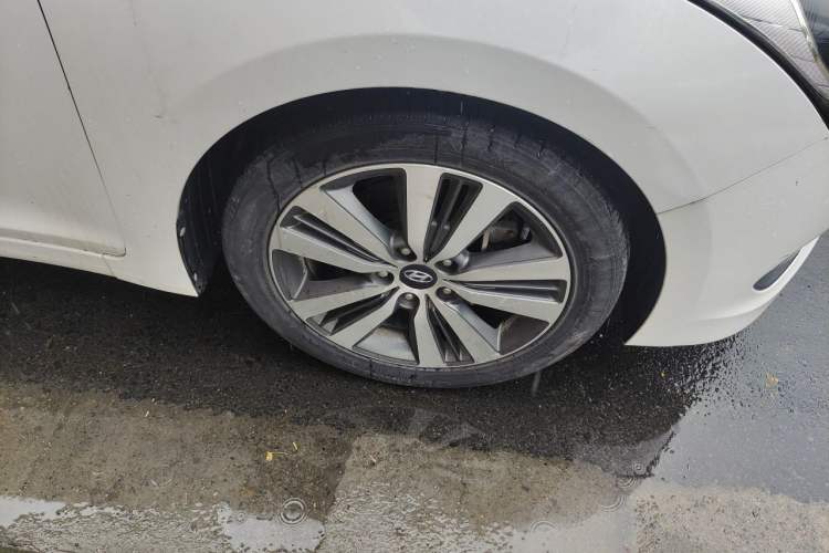 Used Hyundai Mistra 2016 1.6T Automatic Smart GLS Right Front Wheel Hub