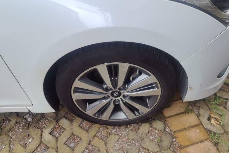 Used Hyundai Mistra 2016 1.8L Automatic Smart GLS Right Front Wheel Hub