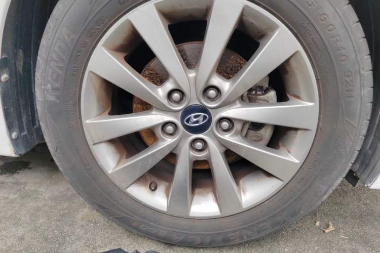 Used Hyundai Mistra 2016 1.8L Automatic Smart GLS Right Front Wheel Hub