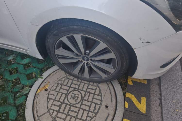 Used Hyundai Mistra 2016 1.8L Automatic Smart GLS Right Front Wheel Hub