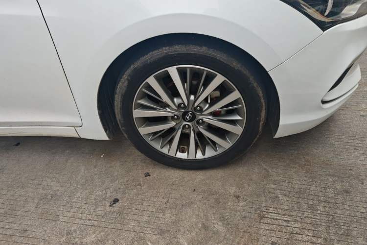 Used Hyundai Mistra 2016 1.8L Automatic Deluxe DLX Model Right Front Wheel Hub