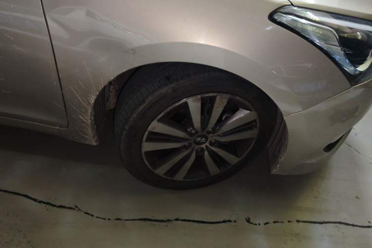 Used Hyundai Mistra 2016 1.8L Automatic Smart GLS Right Front Wheel Hub