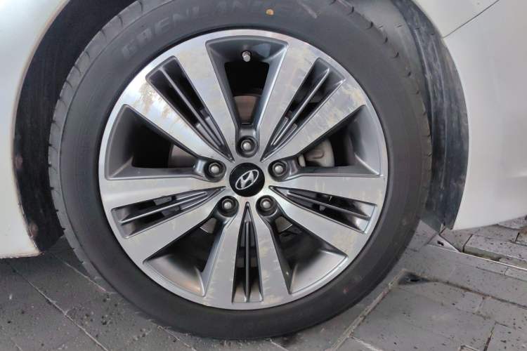 Used Hyundai Mistra 2016 1.8L Automatic Smart GLS Right Front Wheel Hub