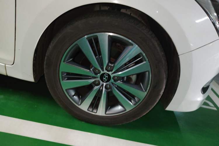 Used Hyundai Mistra 2016 1.6T Automatic Smart GLS Right Front Wheel Hub