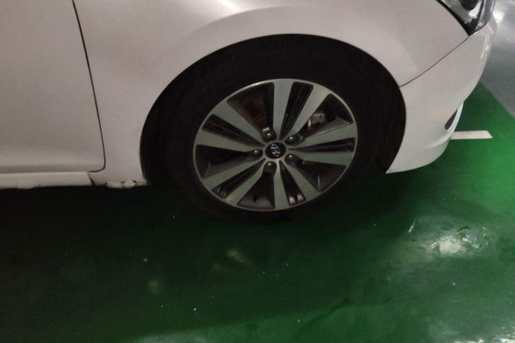 Used Hyundai Mistra 2016 1.6T Automatic Smart GLS Right Front Wheel Hub