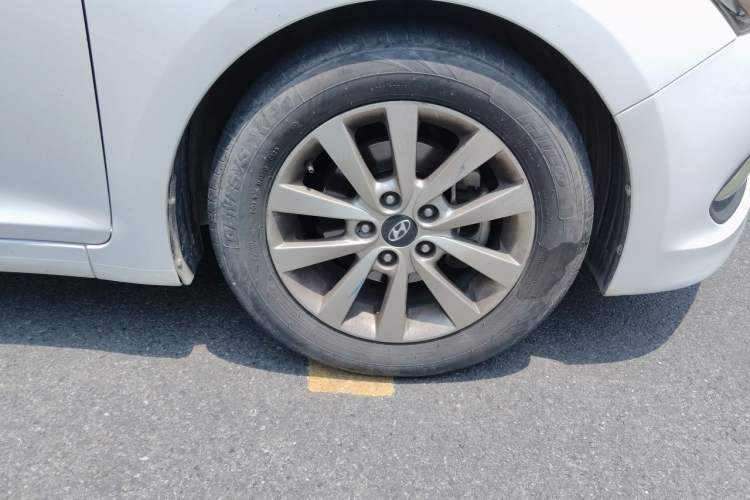 Used Hyundai Mistra 2016 1.8L Automatic Smart GLS Right Front Wheel Hub