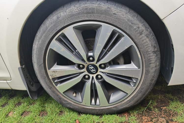 Used Hyundai Mistra 2016 1.8L Automatic Smart GLS Right Front Wheel Hub