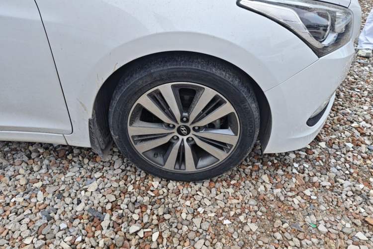 Used Hyundai Mistra 2016 1.8L Automatic Smart GLS Right Front Wheel Hub