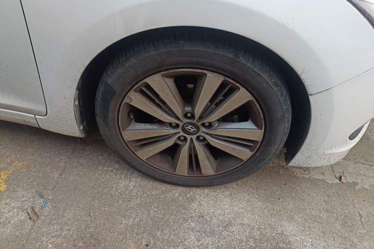 Used Hyundai Mistra 2016 1.8L Automatic Deluxe DLX Model Right Front Wheel Hub