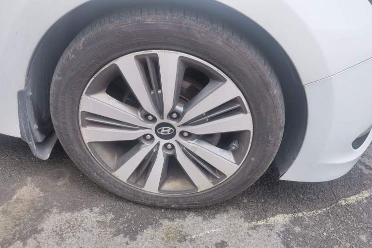 Used Hyundai Mistra 2016 1.8L Automatic Smart GLS Right Front Wheel Hub