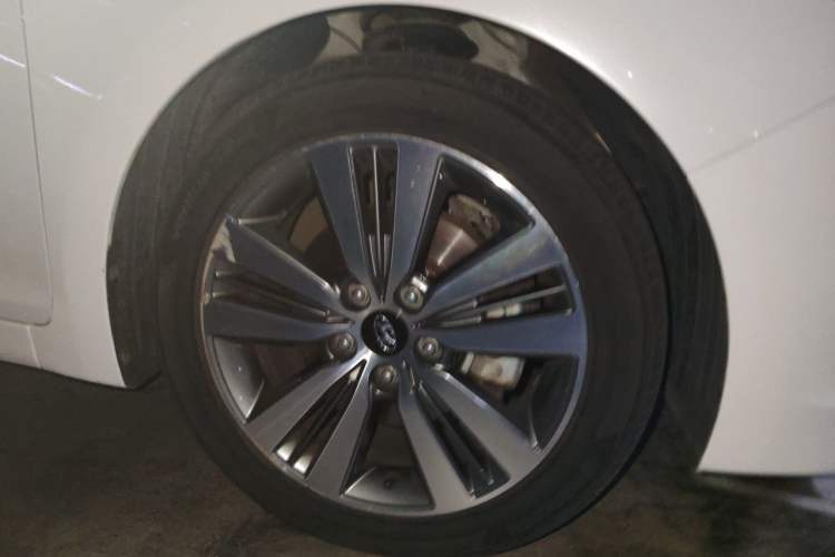 Used Hyundai Mistra 2016 1.6T Automatic Smart GLS Right Front Wheel Hub