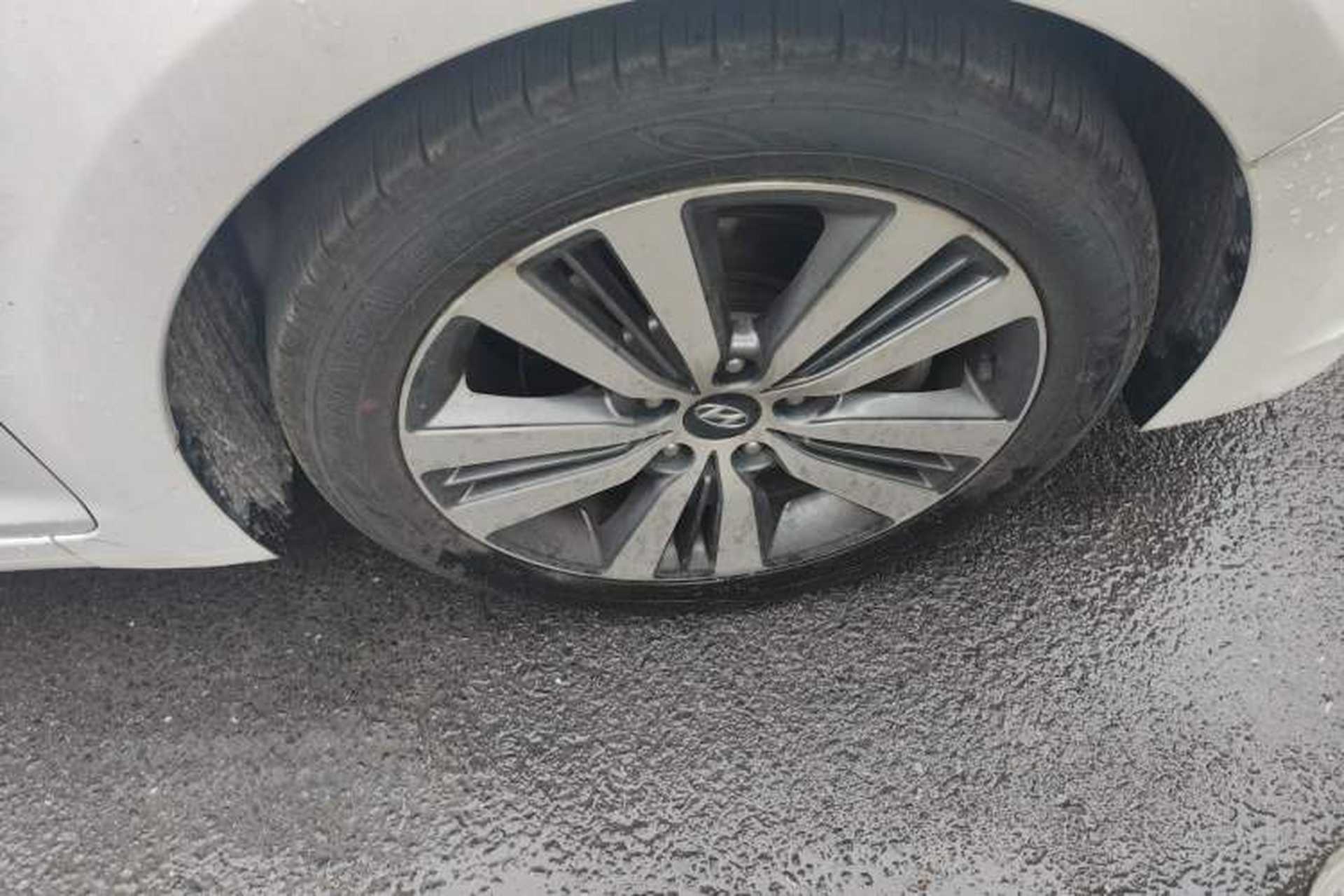 Used Hyundai Mistra 2016 1.6T Automatic Smart GLS Right Front Wheel Hub