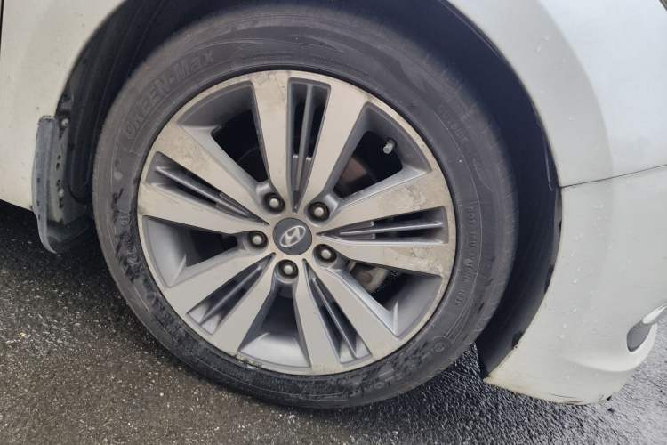 Used Hyundai Mistra 2016 1.8L Automatic Smart GLS Right Front Wheel Hub