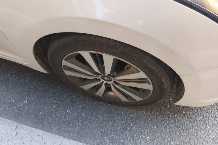 Used Hyundai Mistra 2016 1.8L Automatic Smart GLS Right Front Wheel Hub