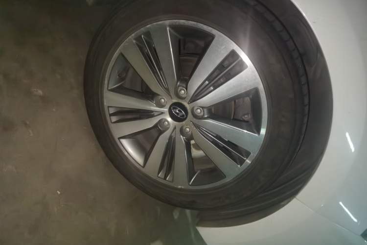 Used Hyundai Mistra 2016 1.8L Automatic Smart GLS Right Front Wheel Hub