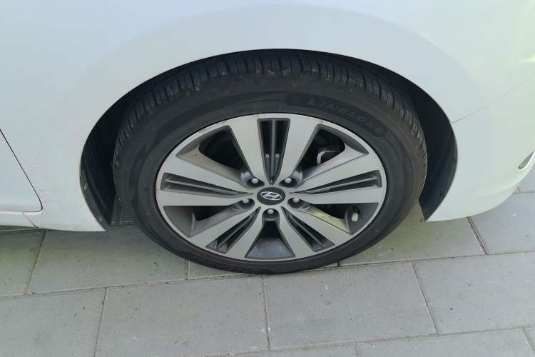 Used Hyundai Mistra 2016 1.6T Automatic Smart GLS Right Front Wheel Hub