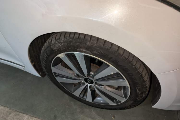 Used Hyundai Mistra 2016 1.6T Automatic Smart GLS Right Front Wheel Hub