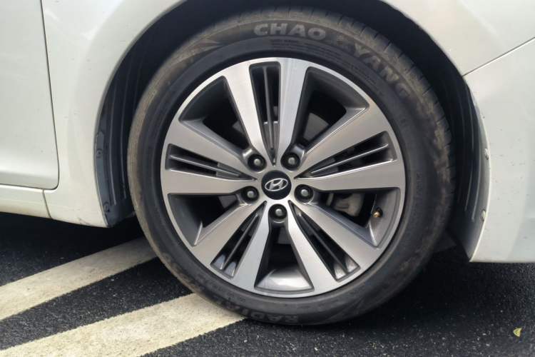 Used Hyundai Mistra 2016 1.6T Automatic Smart GLS Right Front Wheel Hub
