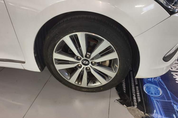 Used Hyundai Mistra 2016 1.6T Automatic Smart GLS Right Front Wheel Hub