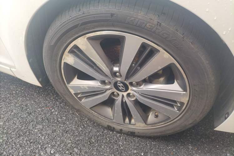 Used Hyundai Mistra 2016 1.8L Automatic Smart GLS Right Front Wheel Hub
