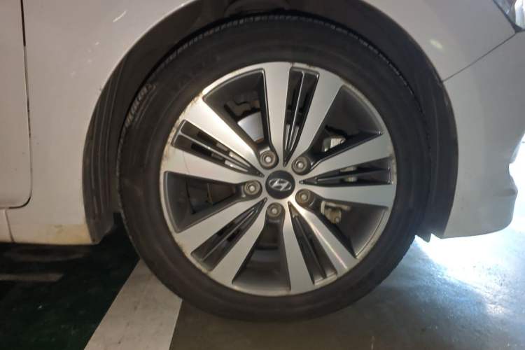 Used Hyundai Mistra 2016 1.6T Automatic Smart GLS Right Front Wheel Hub
