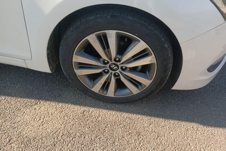 Used Hyundai Mistra 2016 1.8L Automatic Smart GLS Right Front Wheel Hub