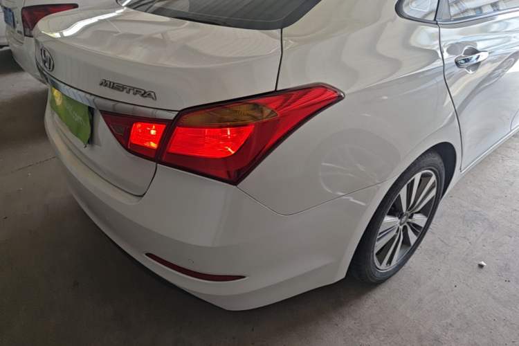 Used Hyundai Mistra 2016 1.8L Automatic Smart GLS Right Rear Taillight