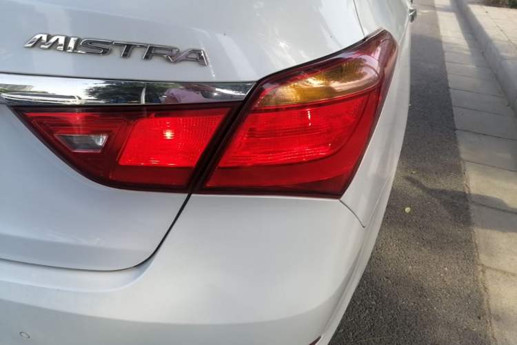 Used Hyundai Mistra 2016 1.8L Automatic Smart GLS Right Rear Taillight