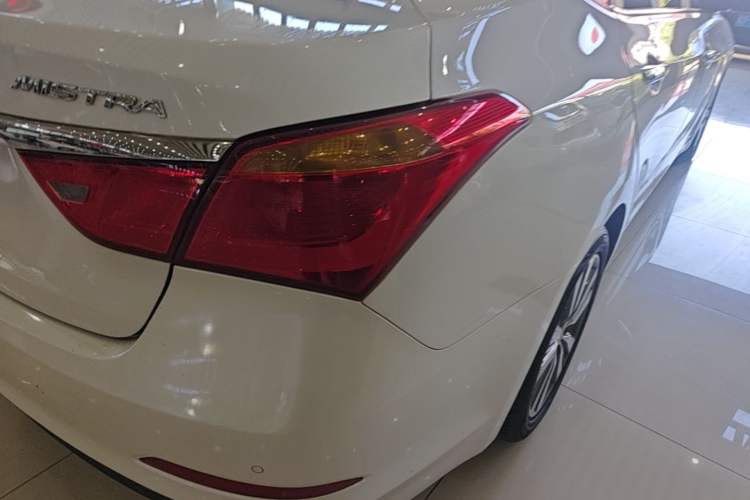 Used Hyundai Mistra 2016 1.8L Automatic Smart GLS Right Rear Taillight